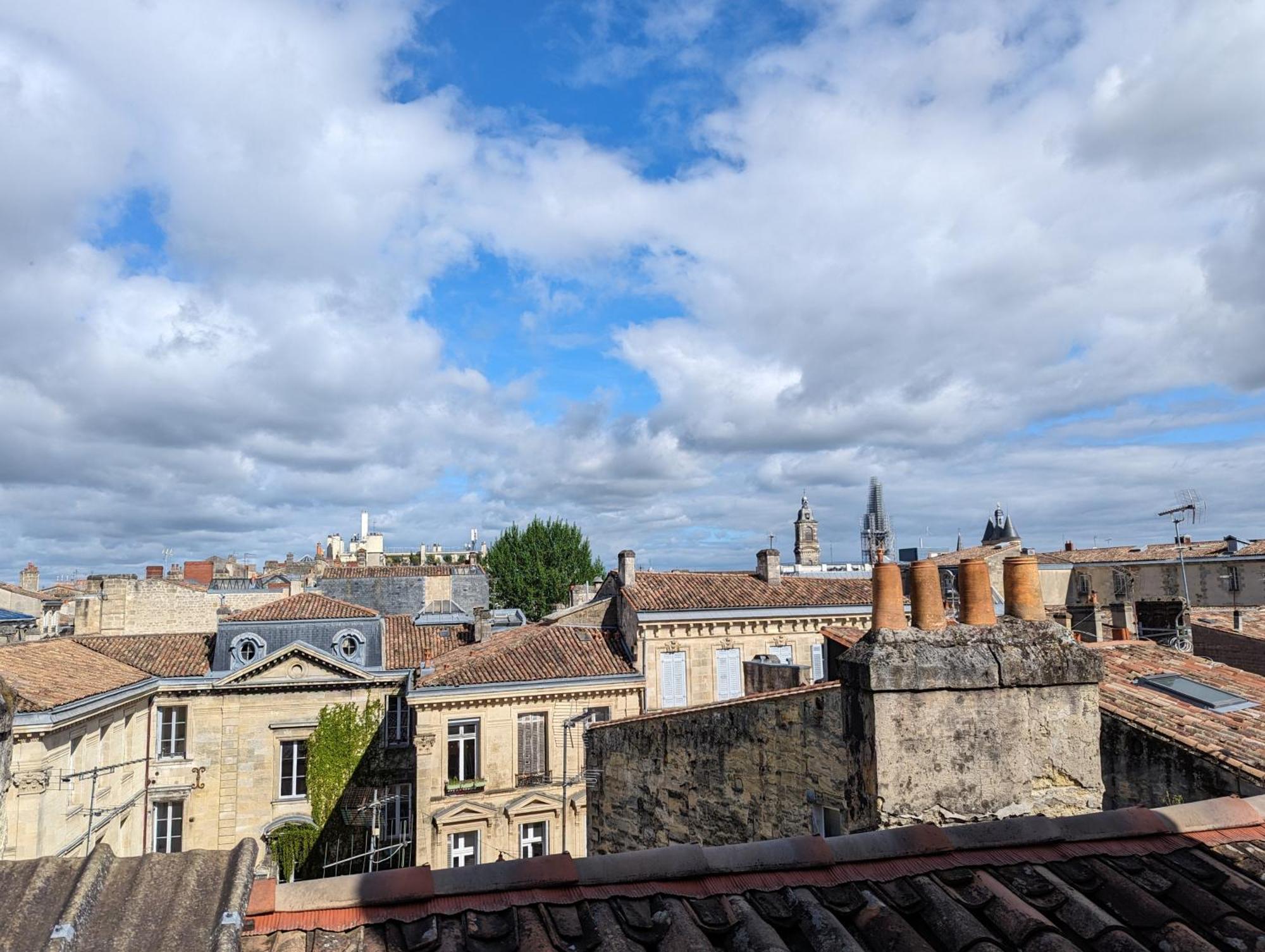 Lumineux Appartement Sous Les Toits A Pey Berland Bordeaux Exteriér fotografie